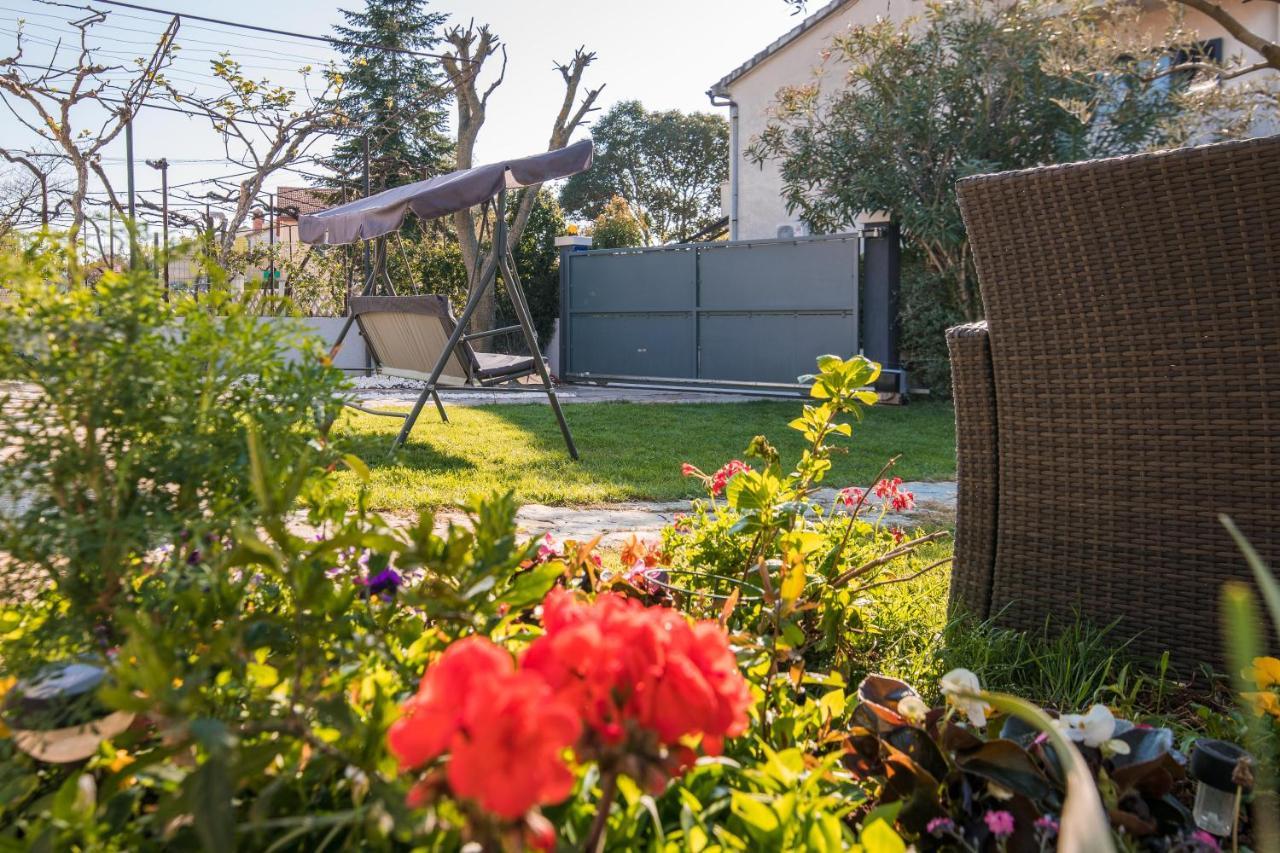 Wine Garden Holiday Home พูลา ภายนอก รูปภาพ